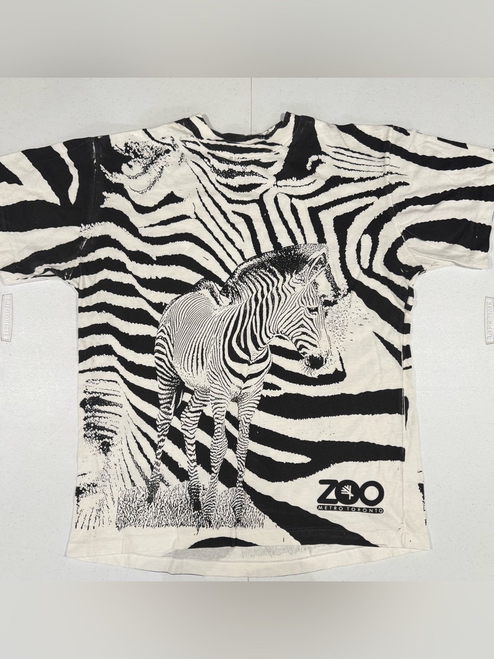 Vintage 90’s Metro Toronto Zoo Zebra all over print t shirt size Large
